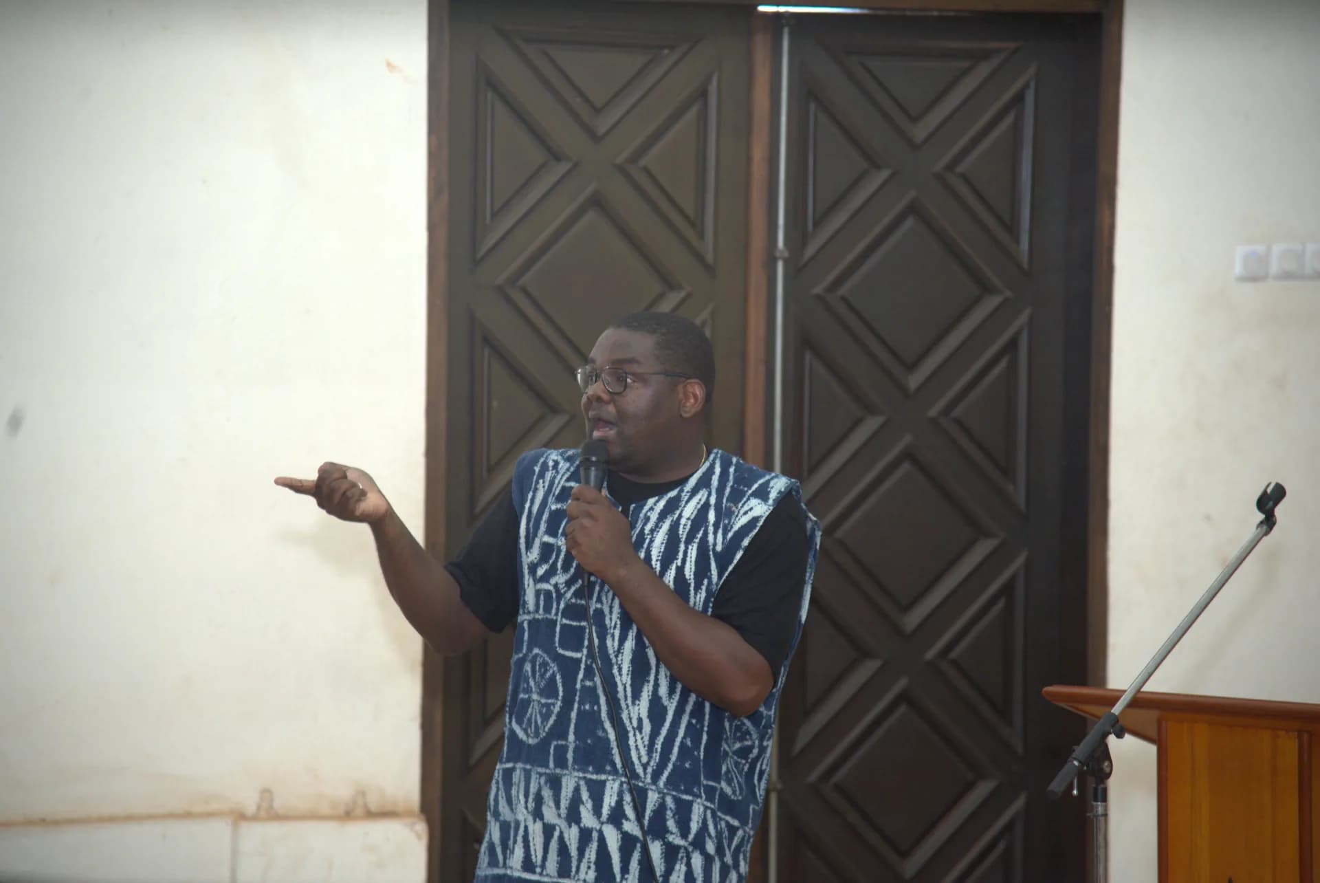 Achille MBOUGUENG en conférence